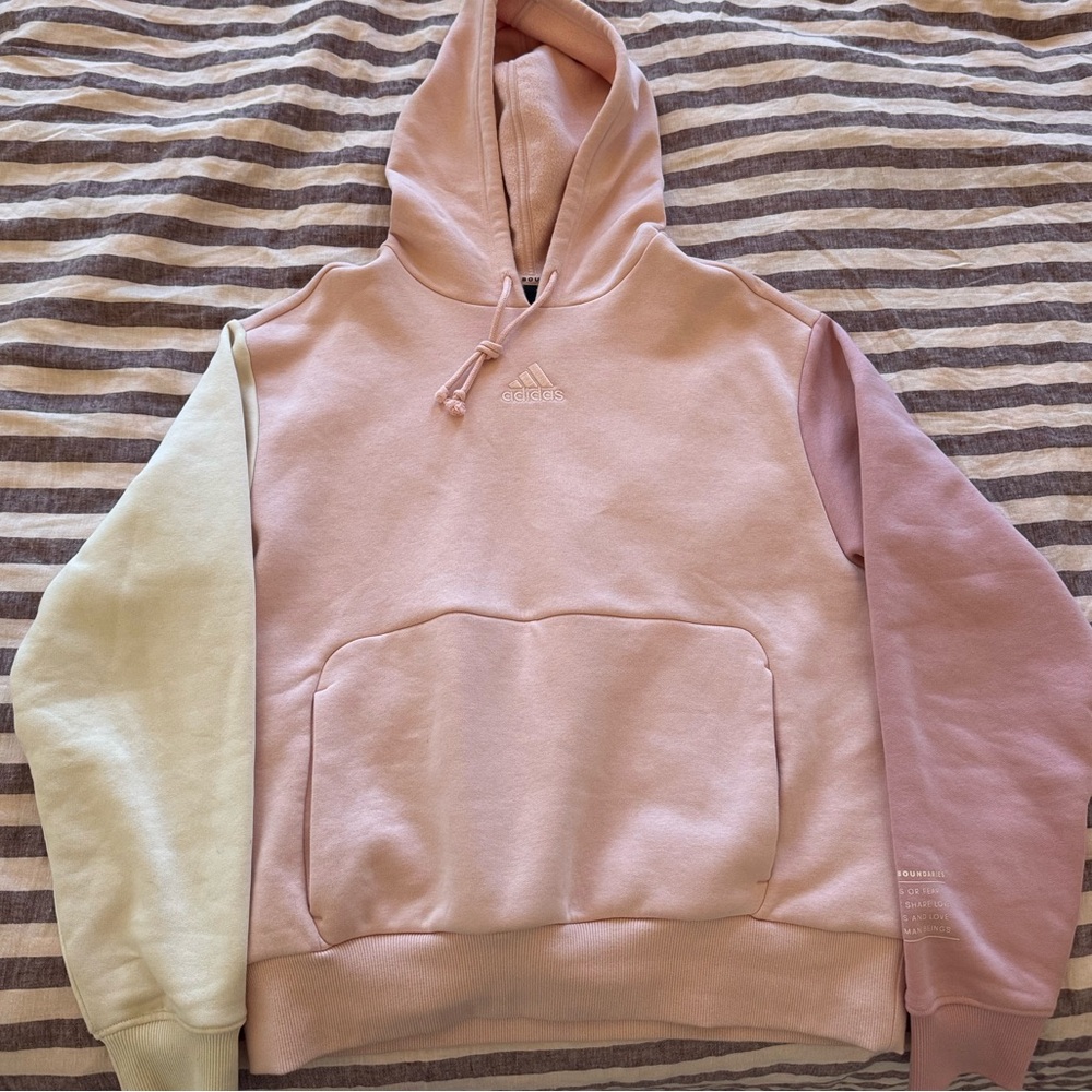 Worn once M sweatshirt great condition